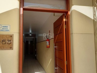 Apartamento à venda com 83m², 2 quartos no bairro São Geraldo em Porto Alegre - Foto 3