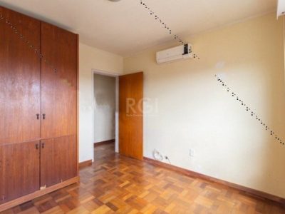 Apartamento à venda com 140m², 3 quartos, 1 suíte, 1 vaga no bairro Praia de Belas em Porto Alegre - Foto 8