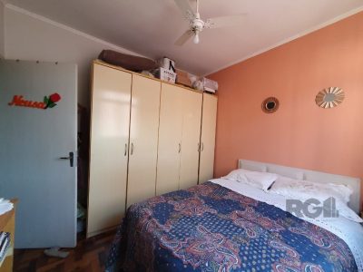 Apartamento à venda com 70m², 2 quartos no bairro Medianeira em Porto Alegre - Foto 6