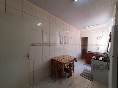 Apartamento à venda com 70m², 2 quartos no bairro Medianeira em Porto Alegre - Foto 8