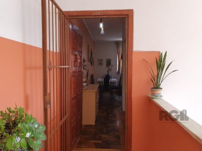 Apartamento à venda com 70m², 2 quartos no bairro Medianeira em Porto Alegre - Foto 17