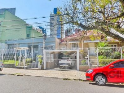 Casa à venda com 660m², 4 quartos no bairro Petrópolis em Porto Alegre - Foto 3