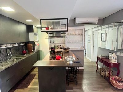 Apartamento à venda com 101m², 3 quartos, 1 suíte, 2 vagas no bairro São Sebastião em Porto Alegre - Foto 3