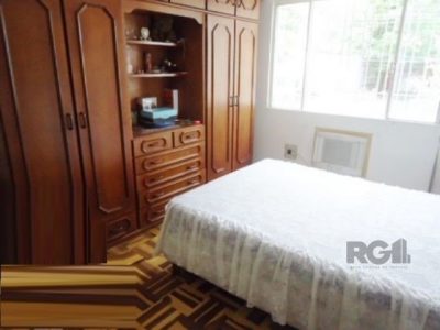 Casa à venda com 150m², 3 quartos, 1 suíte, 4 vagas no bairro Partenon em Porto Alegre - Foto 12