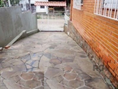 Casa à venda com 150m², 3 quartos, 1 suíte, 4 vagas no bairro Partenon em Porto Alegre - Foto 19