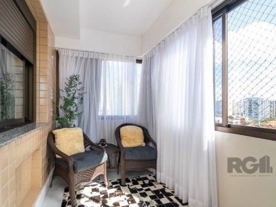 Apartamento à venda com 89m², 3 quartos, 1 suíte, 2 vagas no bairro Passo d'Areia em Porto Alegre - Foto 5