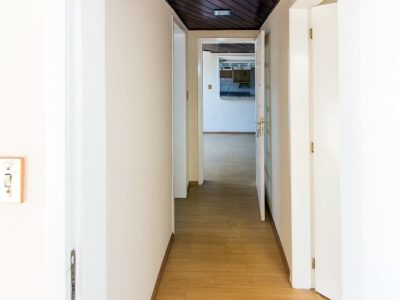 Apartamento à venda com 83m², 2 quartos, 1 vaga no bairro Medianeira em Porto Alegre - Foto 6