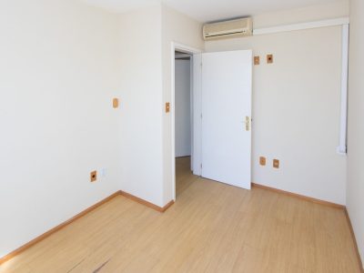 Apartamento à venda com 83m², 2 quartos, 1 vaga no bairro Medianeira em Porto Alegre - Foto 7