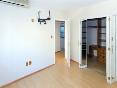 Apartamento à venda com 83m², 2 quartos, 1 vaga no bairro Medianeira em Porto Alegre - Foto 9