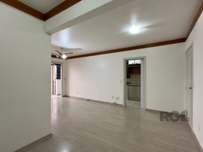 Apartamento à venda com 94m², 3 quartos, 1 suíte, 1 vaga no bairro Menino Deus em Porto Alegre - Foto 7