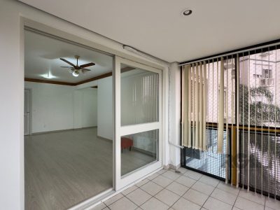 Apartamento à venda com 94m², 3 quartos, 1 suíte, 1 vaga no bairro Menino Deus em Porto Alegre - Foto 15