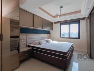 Apartamento à venda com 140m², 3 quartos, 1 suíte, 2 vagas no bairro Petrópolis em Porto Alegre - Foto 28