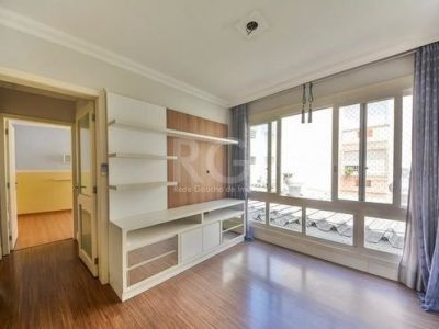 Apartamento à venda com 74m², 2 quartos, 1 vaga no bairro Rio Branco em Porto Alegre - Foto 2