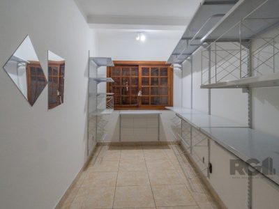 Casa à venda com 214m², 4 quartos, 1 suíte, 2 vagas no bairro Glória em Porto Alegre - Foto 18