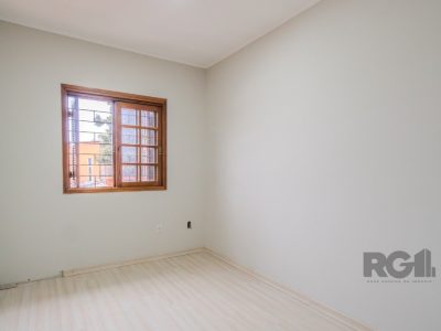 Casa à venda com 214m², 4 quartos, 1 suíte, 2 vagas no bairro Glória em Porto Alegre - Foto 19