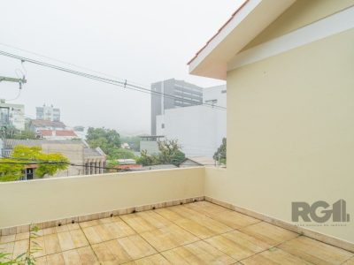 Casa à venda com 214m², 4 quartos, 1 suíte, 2 vagas no bairro Glória em Porto Alegre - Foto 35