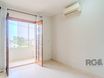 Casa à venda com 214m², 4 quartos, 1 suíte, 2 vagas no bairro Glória em Porto Alegre - Foto 7