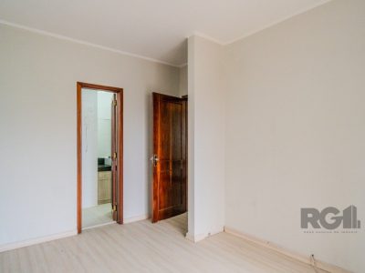 Casa à venda com 214m², 4 quartos, 1 suíte, 2 vagas no bairro Glória em Porto Alegre - Foto 13