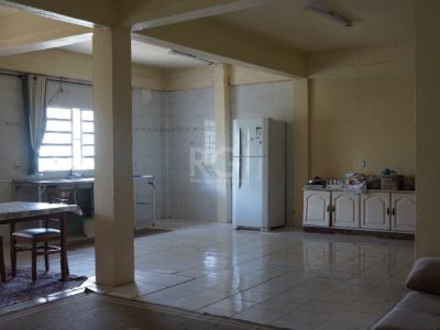 Casa à venda com 280m², 5 quartos, 1 vaga no bairro Partenon em Porto Alegre - Foto 11