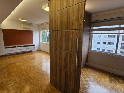 Apartamento à venda com 149m², 3 quartos, 1 suíte, 2 vagas no bairro Auxiliadora em Porto Alegre - Foto 2