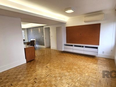 Apartamento à venda com 149m², 3 quartos, 1 suíte, 2 vagas no bairro Auxiliadora em Porto Alegre - Foto 3