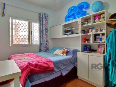 Casa à venda com 233m², 4 quartos, 1 suíte, 3 vagas no bairro Partenon em Porto Alegre - Foto 22