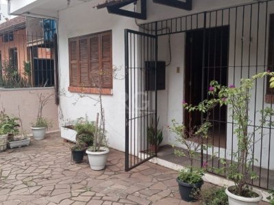 Casa à venda com 210m², 4 quartos, 2 vagas no bairro Petrópolis em Porto Alegre - Foto 4