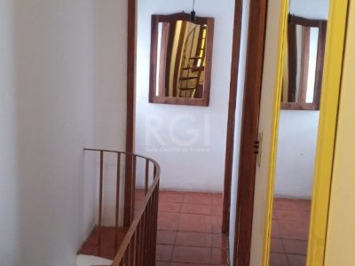 Casa à venda com 210m², 4 quartos, 2 vagas no bairro Petrópolis em Porto Alegre - Foto 18