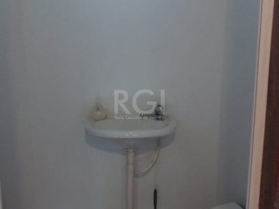 Casa à venda com 210m², 4 quartos, 2 vagas no bairro Petrópolis em Porto Alegre - Foto 32