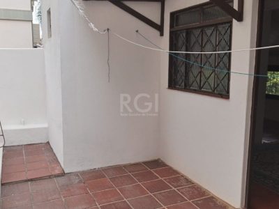 Casa à venda com 210m², 4 quartos, 2 vagas no bairro Petrópolis em Porto Alegre - Foto 33