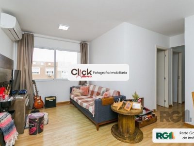 Apartamento à venda com 66m², 3 quartos, 1 suíte, 1 vaga no bairro Vila Ipiranga em Porto Alegre - Foto 2