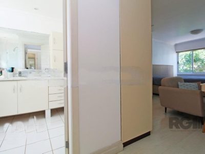 Apartamento à venda com 87m², 2 quartos, 1 suíte, 2 vagas no bairro Petrópolis em Porto Alegre - Foto 2