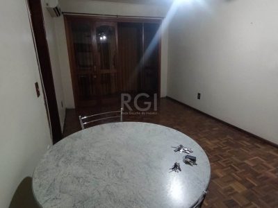 Apartamento à venda com 99m², 3 quartos, 1 vaga no bairro Navegantes em Porto Alegre - Foto 2