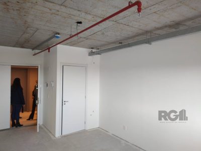 Conjunto/Sala à venda com 29m² no bairro Glória em Porto Alegre - Foto 6