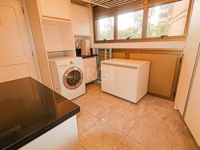 Apartamento à venda com 337m², 3 quartos, 3 suítes, 4 vagas no bairro Moinhos de Vento em Porto Alegre - Foto 29