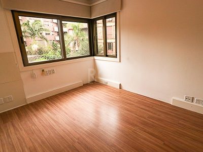 Apartamento à venda com 337m², 3 quartos, 3 suítes, 4 vagas no bairro Moinhos de Vento em Porto Alegre - Foto 40