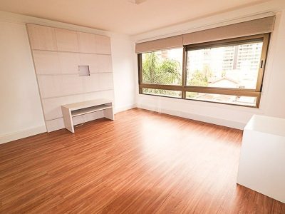 Apartamento à venda com 337m², 3 quartos, 3 suítes, 4 vagas no bairro Moinhos de Vento em Porto Alegre - Foto 51