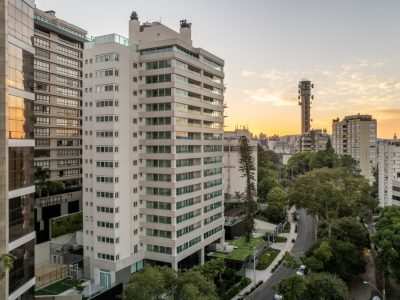 Apartamento à venda com 257m², 4 quartos, 4 suítes, 4 vagas no bairro Bela Vista em Porto Alegre - Foto 3