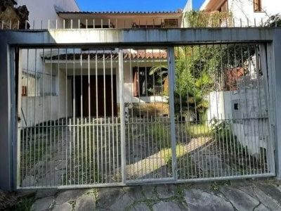 Casa à venda com 217m², 3 quartos, 1 suíte, 3 vagas no bairro São João em Porto Alegre - Foto 2