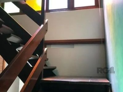 Casa à venda com 217m², 3 quartos, 1 suíte, 3 vagas no bairro São João em Porto Alegre - Foto 5