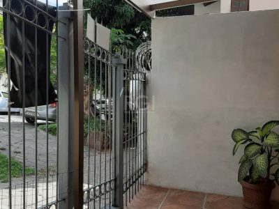 Casa à venda com 262m², 3 quartos, 1 suíte, 6 vagas no bairro Auxiliadora em Porto Alegre - Foto 25