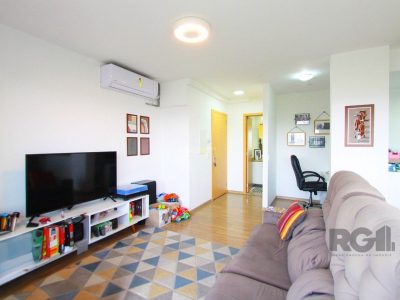 Apartamento à venda com 106m², 3 quartos, 1 suíte, 2 vagas no bairro Passo d'Areia em Porto Alegre - Foto 3