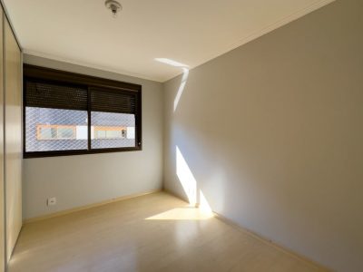 Apartamento à venda com 115m², 3 quartos, 1 suíte, 2 vagas no bairro Petrópolis em Porto Alegre - Foto 12