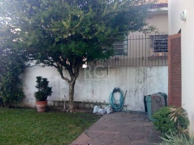 Casa à venda com 269m², 2 quartos, 3 vagas no bairro Vila Ipiranga em Porto Alegre - Foto 23