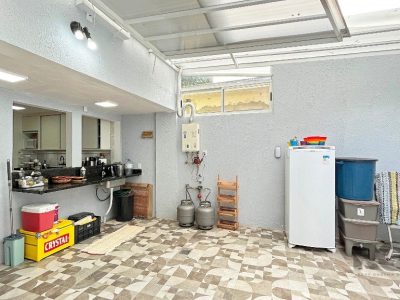 Sobrado à venda com 218m², 4 quartos, 3 suítes, 2 vagas no bairro Ipanema em Porto Alegre - Foto 15