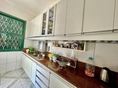 Casa à venda com 250m², 2 quartos, 1 suíte, 2 vagas no bairro Partenon em Porto Alegre - Foto 22