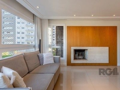 Apartamento à venda com 113m², 3 quartos, 1 suíte, 3 vagas no bairro Bela Vista em Porto Alegre - Foto 3