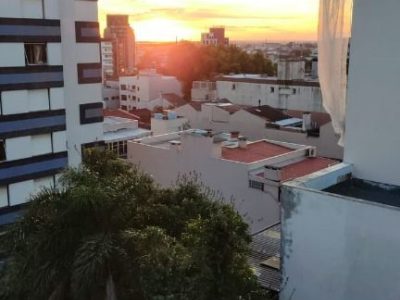 Apartamento à venda com 105m², 3 quartos, 1 vaga no bairro São João em Porto Alegre - Foto 2