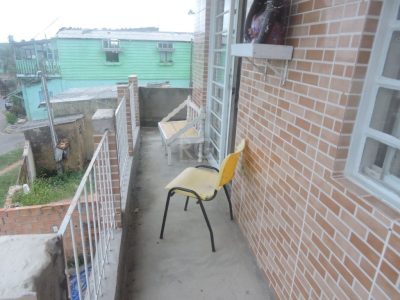 Casa à venda com 112m², 3 quartos, 1 suíte, 2 vagas no bairro Partenon em Porto Alegre - Foto 46