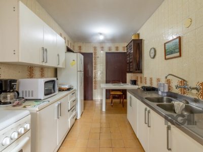 Apartamento à venda com 120m², 3 quartos, 1 suíte, 1 vaga no bairro Moinhos de Vento em Porto Alegre - Foto 5